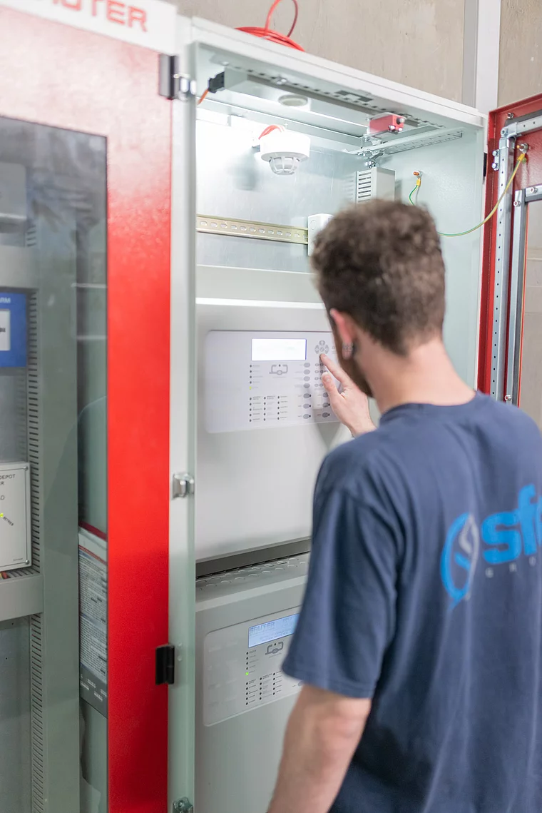 RWA-Wartung an Rauch- und Wärmeabzugsanlagen