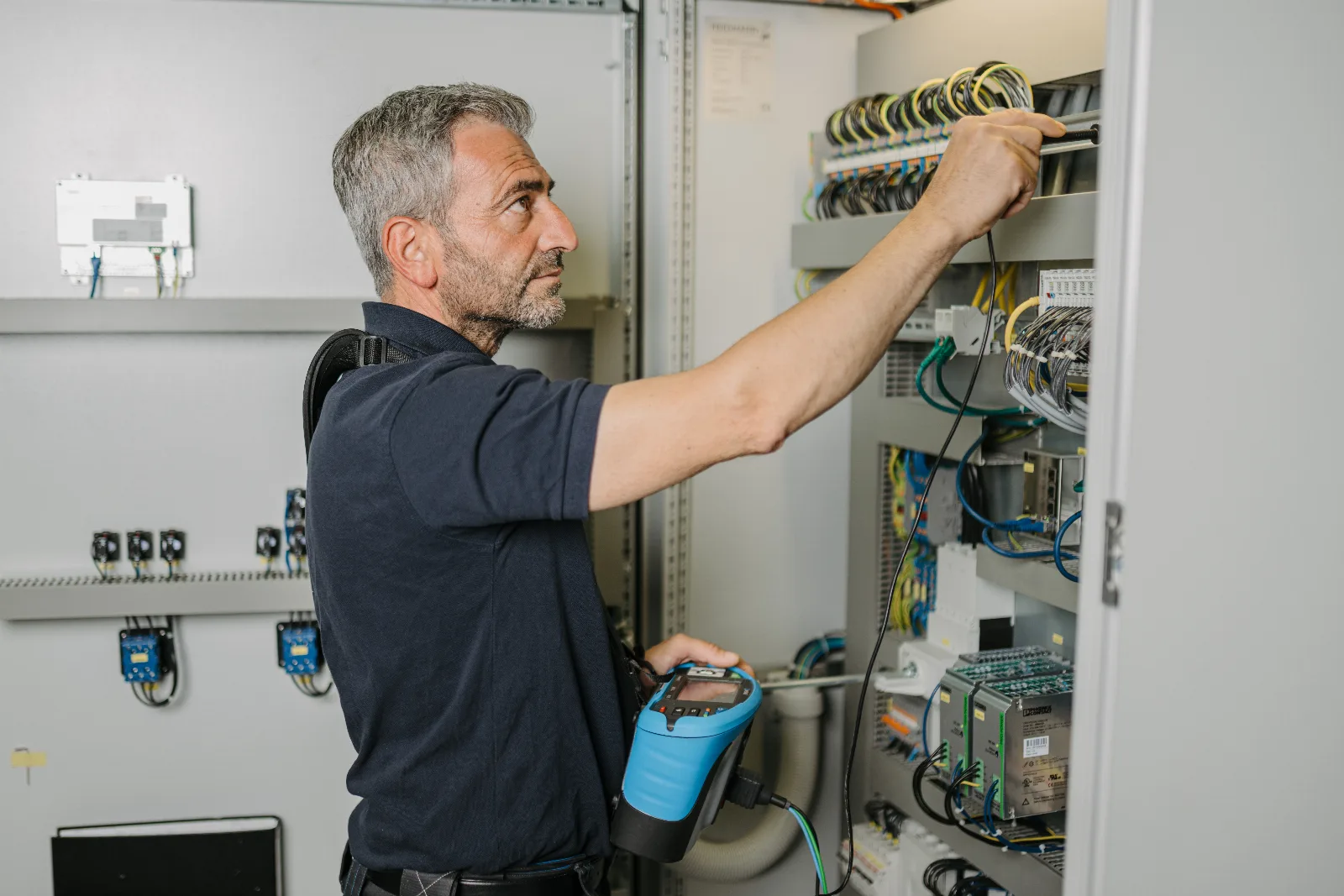 Elektrotechniker bei der SFC Group